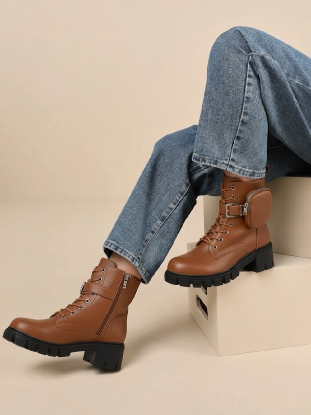 Women’s Lace Up Combat Boots Chunky Lug Sole Buckle Utility Pouch Ankle Boots - Picture 3 of 4